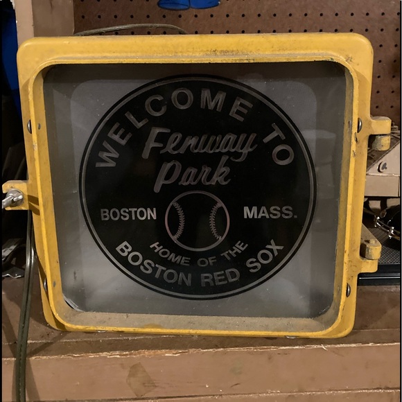Fenway Park Lights - Etsy Boston Red Sox stadium light.